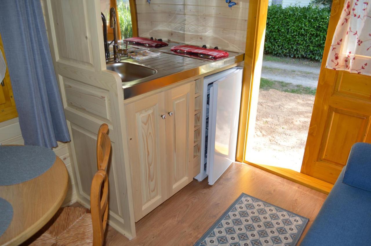 ホテル Le Clocher De Neyran Saint-Gervais-sur-Mare エクステリア 写真